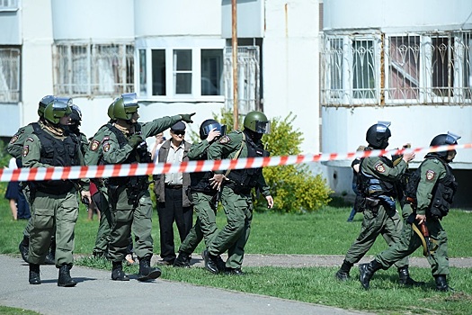 Число погибших в школе Казани выросло, 12 мая объявлен днем траура