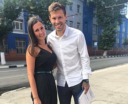 Футболист Федор Смолов приехал в Саратов защищать диссертацию