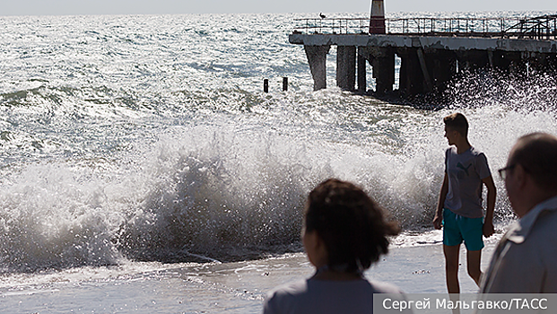 Заслуженный спасатель России рассказал, как выжить в штормовом море