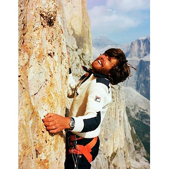 Райнхольд родился и вырос в Южном Тироле в Италии. Прекрасные Доломитовые Альпы покорили его с детства, и он с удовольствием занимался скалолазанием. Свои первые серьезные восхождения Месснер начал совершать в студенческие годы. 