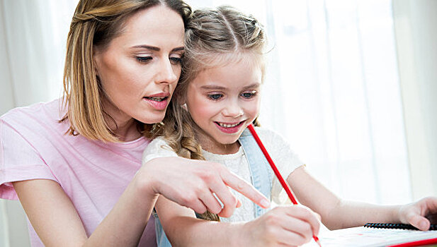 "Хотела учить сама — не вышло". Что родители не скажут о домашнем обучении