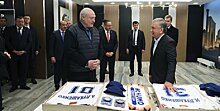 Лукашенко подарили джерси «Хумо» с 1-м номером, президенту Узбекистана Мирзиееву – с 24-м