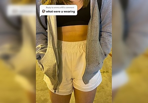 Стюардесса унизила пассажирку из-за коротких шорт