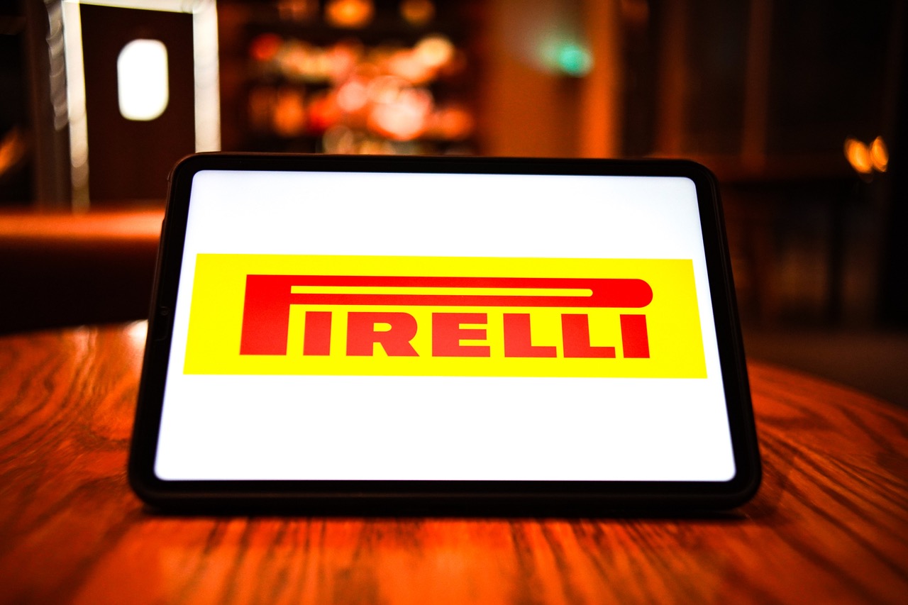 На Нюрбургринге начались испытания шин