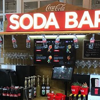 В рестомаркете "Обед Буфет" на Новом Арбате открылся первый в мире сода-бар Coca-Cola