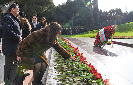 День памяти Гейдара Алиева