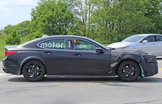 В интернете появились снимки интересного прототипа нового Acura TLX‍