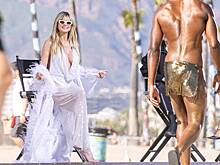 52-летняя Хайди Клум показала фото в прозрачном платье