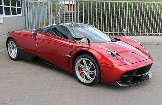 Роскошный Pagani Huayra продается по цене в £ 1 849 990