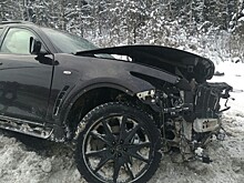 Под Тверью "Инфинити" столкнулся с большегрузом