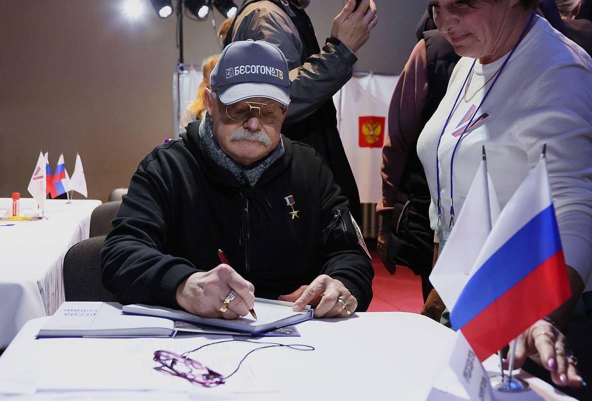 Никита Михалков проголосовал на выборах президента