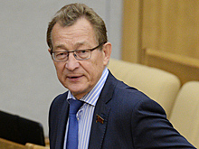 Штрафы депутатов-прогульщиков предложили отдавать их помощникам