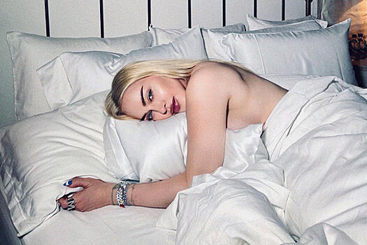 Мадонна обвинила Instagram в сексизме за удаление фото с обнаженным соском