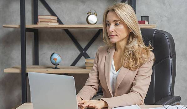 Эксперт описал идеальную одежду в офис