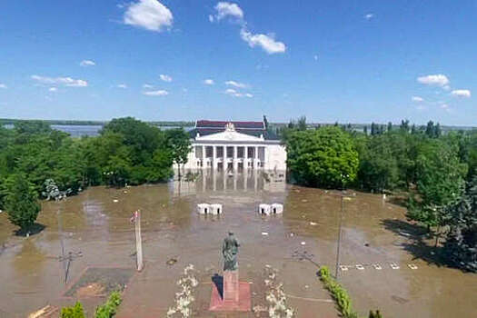 Мэр Новой Каховки Леонтьев: уровень воды в городе упал на полметра после прорыва ГЭС