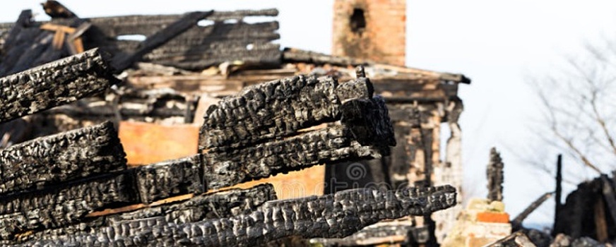 В Волгоградской области женщину осудят за смерть сына и сожителя, погибших в пожаре по ее вине