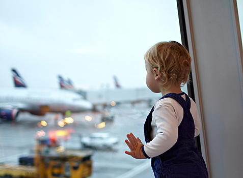 Названы самые популярные рейсы у семей с детьми
