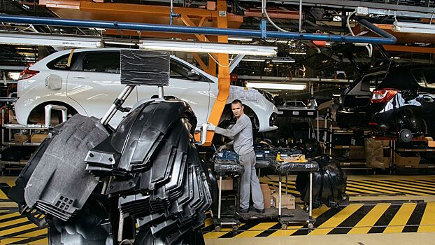 «АвтоВАЗ» полностью приостановит производство машин в Тольятти