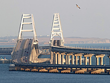 Электромобилям и гибридам запретили проезжать по Крымскому мосту