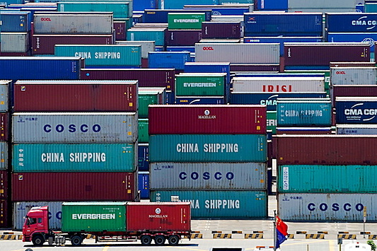США отложили решение по пошлинам на товары из Китая