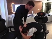 Сбежавшего из РФ блогера Subo во время прямого эфира избил боец MMA