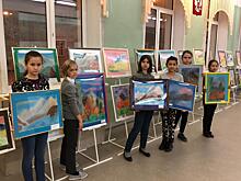 Воспитанники изостудий школы № 1534 представили свои работы на выставке «Лучше гор только горы»