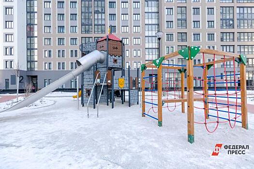 В Новосибирске проверят управляющую компанию после падения девочки в яму