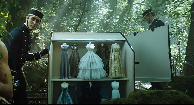 Кукольные платья, русалки и лесные нимфы: смотрим презентацию кутюрной коллекции Dior