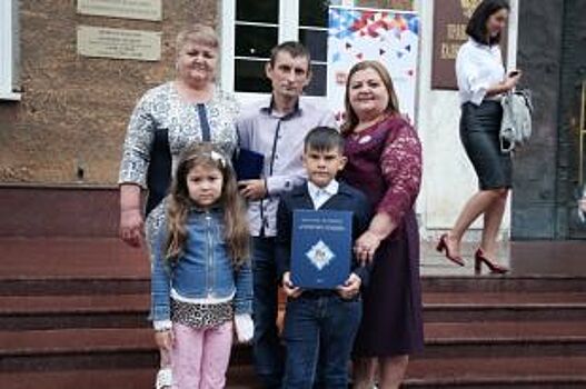 Два калининградских школьника получили премию «Горячие сердца»