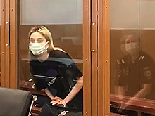 «Она стояла и рыдала» 18-летняя москвичка засмотрелась в телефон и устроила смертельное ДТП с тремя детьми