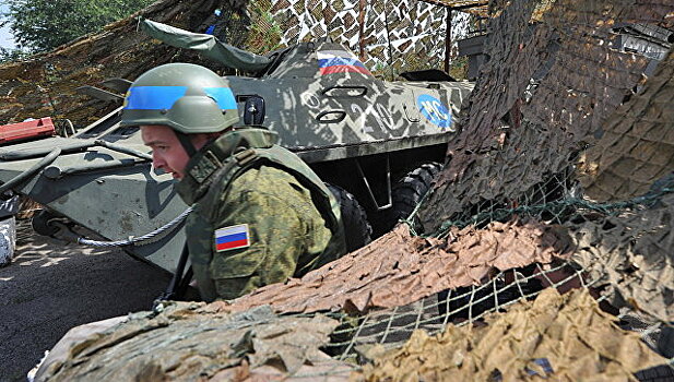 Российские военные в Приднестровье отрабатывают вождение боевых машин