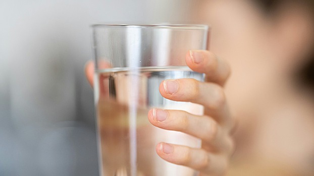 Терапевт Солнцева: Лучше рассчитывать потребление жидкости по весу