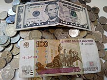 Доллар по 100 рублей: как переговоры России и Украины повлияют на курсы валют