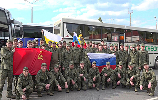 В Россию из плена вернулись военные и жители Курской области