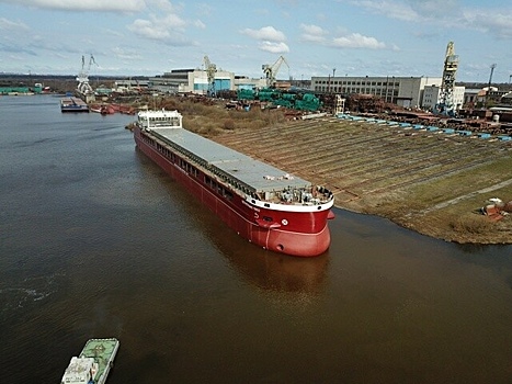 Новый сухогруз «Петротранс — 5902» спустили на воду на «Окской судоверфи» в Навашине