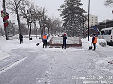 В Оренбурге с метелью и ее последствиями борются порядка 80 коммунальщиков и 30 машин