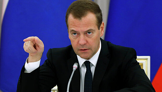 Медведев заявил о возрождении промышленности в Крыму