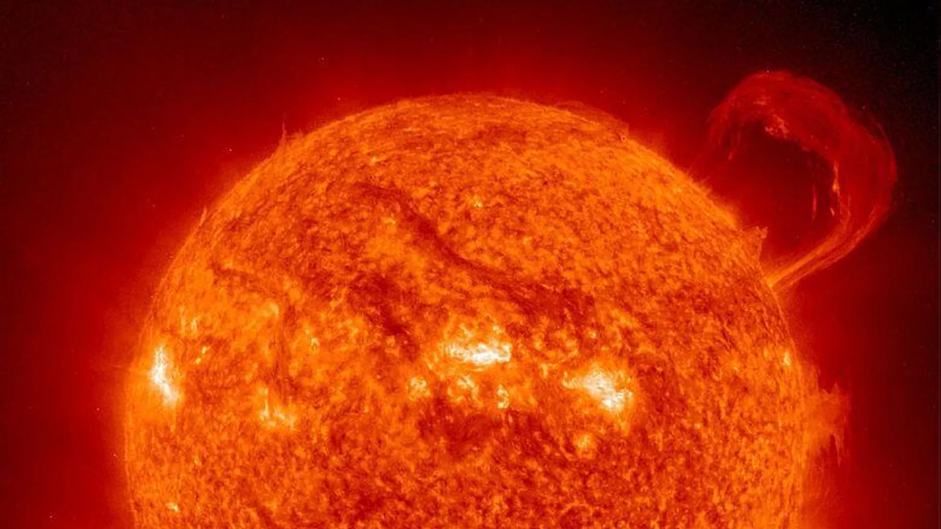 В понедельник Россию ждет мощная магнитная буря