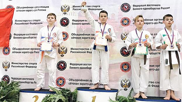 30 медалей привезли вологодские каратисты из Москвы