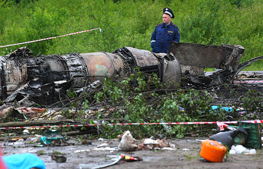 Так 20 июня 2011 года при заходе на посадку в аэропорту Петрозаводска из-за ошибки экипажа совершил жесткую посадку Рейс 9605 авиакомпании «РусЭйр».