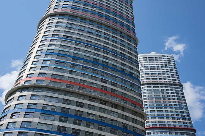 Москва сравнялась с Дубаем по объемам строительства жилых небоскребов