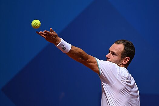 Роман Сафиуллин покинул турнир ATP-500 в Дохе