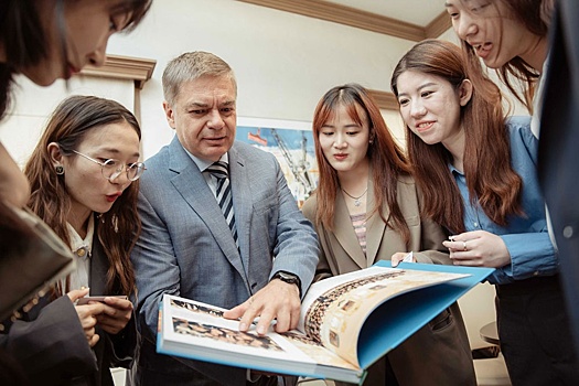 ГК "Дело" завершила первую стажировку студентов из Пекинского университета