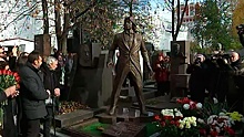 На Новодевичьем кладбище открыли памятник Дмитрию Хворостовскому