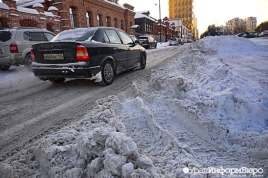 Врио мэра Екатеринбурга придумал решение проблемы нечищенных обочин