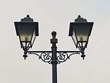 В Омске работает фонтан, сделанный из уличного фонаря