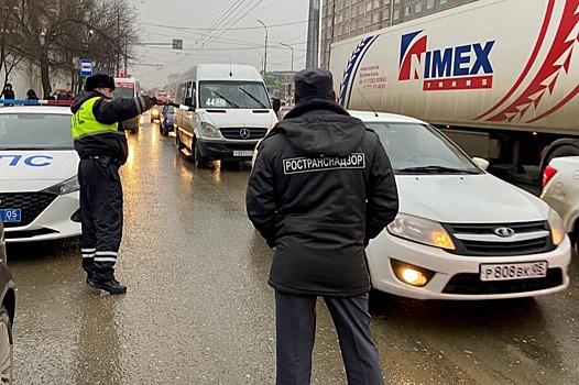 В Махачкале временно ограничили проезд для грузовиков и машин на летней резине