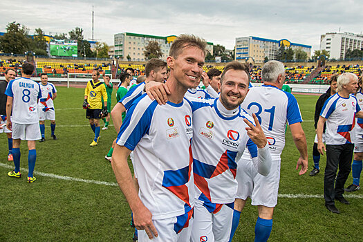 Гребенщиков, Глеб и Галыгин показали, как звезды играют в футбол