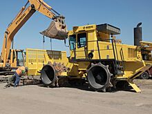 Для донских региональных операторов по вывозу мусора приобрели 49 единиц коммунальной техники