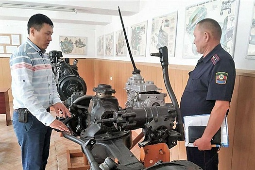 Вождению авто в Кыргызстане будут учить только в государственных школах